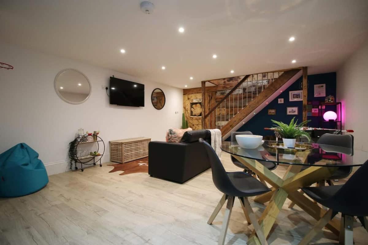 Exquisite Clifton Gem - Football Table บริสตอล ภายนอก รูปภาพ